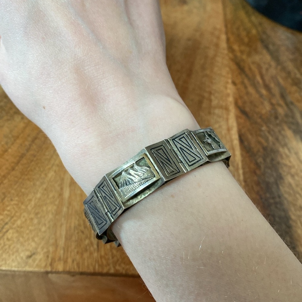 🖤 VTG Panel Storytelling Bracelet Native Navajo Metal Clasp